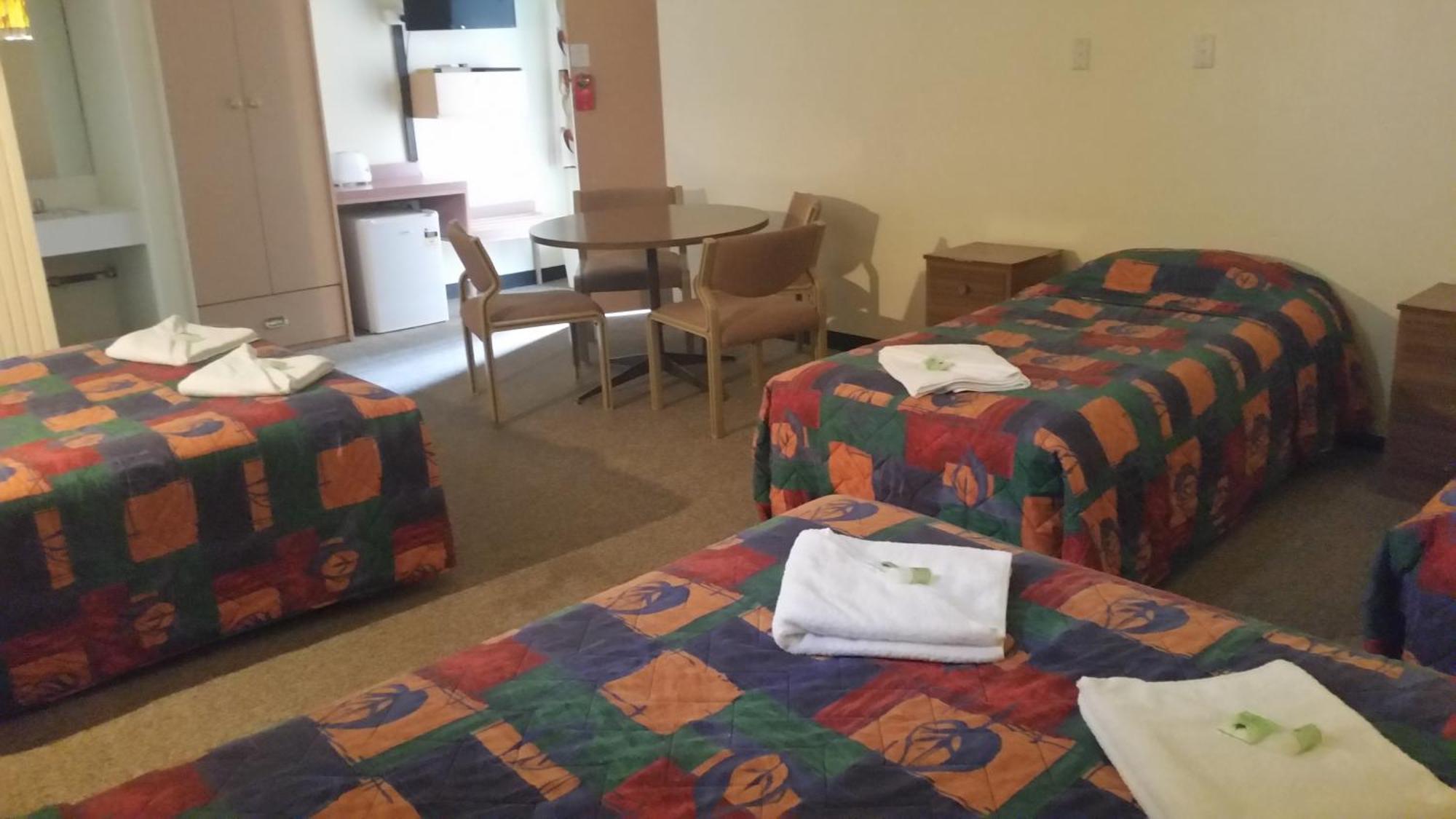 Gateway Motor Inn Narrandera Quarto foto